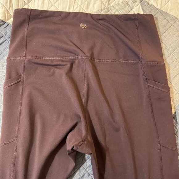 Gaiam Purple Leggings Size Medium - Picture 2 of 3